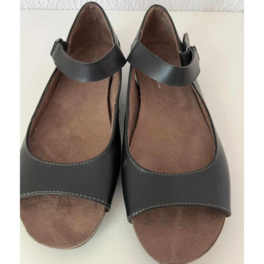 Natural Soul/Naturalizer slingback sandals. Size 10.